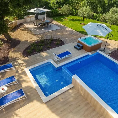 Roko Villa